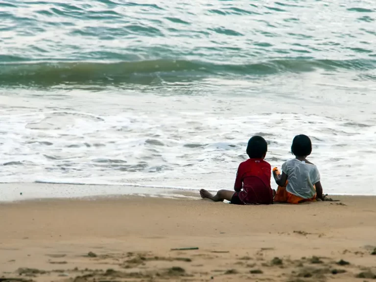 Khuk Khak Beach Kids playing 768x576