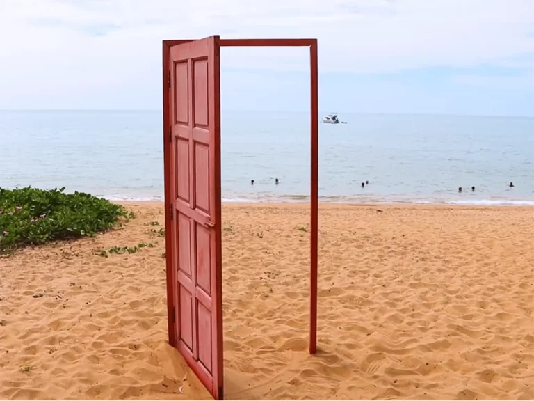 Bang Niang Beach Red door 768x576