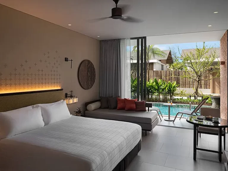 Family Suite Pool Access 2 768x576