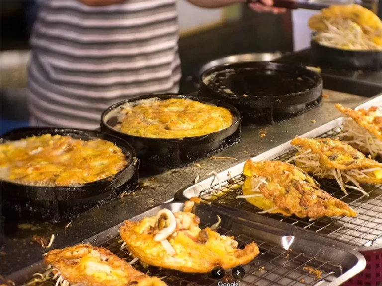 Night Fair at Wak Lak Kaen 2 768x576