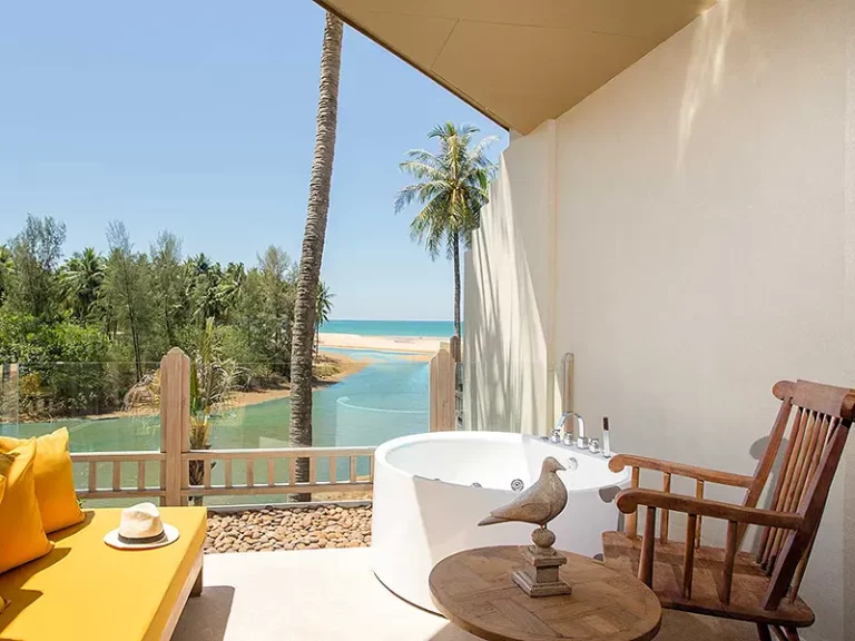 Seaside Junior Suite with Jacuzzi 3 768x576