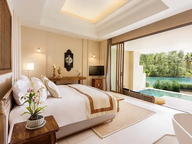 Seaside Pool Paradise Suite 1 768x576