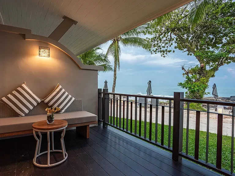 Zeavola Deluxe Beachfront Bungalow 2 768x576