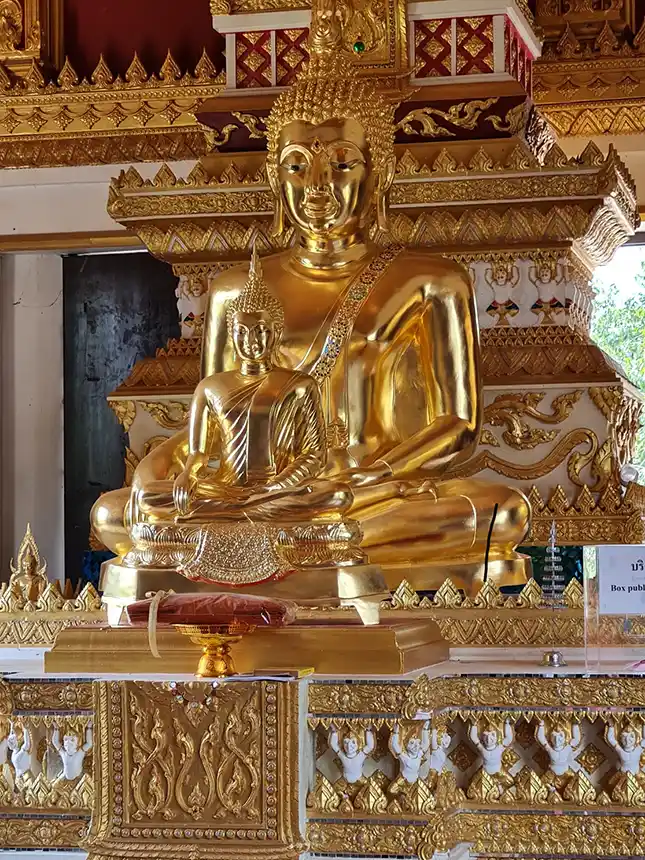 Wat Phanat Nikhom Buddha image 2