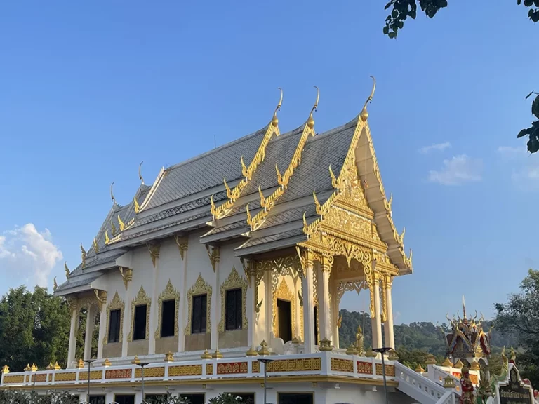 Wat Phanat Nikhom Ubosot side view 768x576