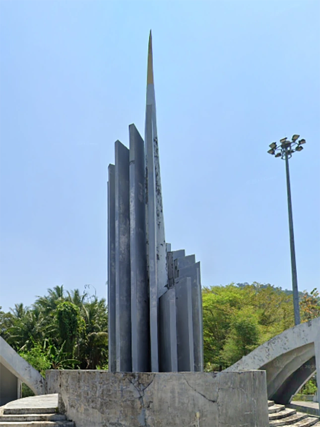 Tsunami Memorial Park Sculpture Building 1