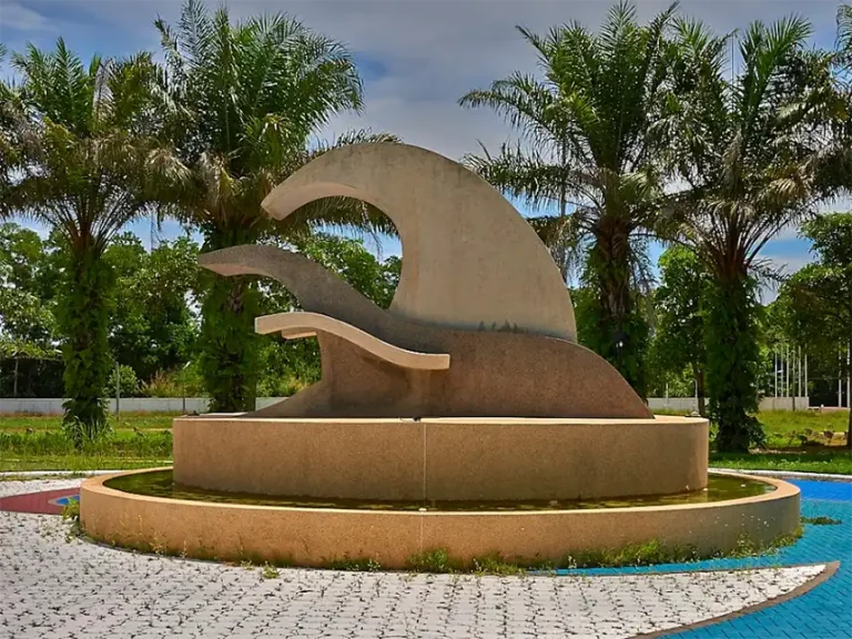 Tsunami Cemetery Wave Sculpture 768x576
